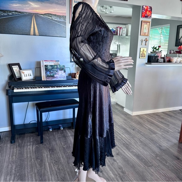 Black Komarov below-the-knee cocktail dress - Picture 10 of 14